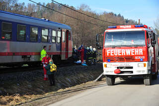 Auto krachte an Bahnübergang in Zug: Autofahrerin (31) tot zugunfall-003.jpg