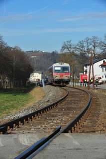 Auto krachte an Bahnübergang in Zug: Autofahrerin (31) tot zugunfall-007.jpg