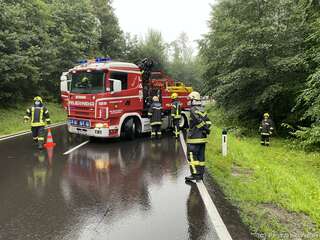 Verkehrsunfall B124 Richtung Pregarten nach IQ-Tankstelle VU_B124_03082020_11_b141aef79ff34a9b7d19898a402e3564.jpg