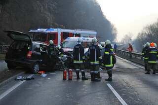 Schwerer Verkehrsunfall im Frühverkehr vu-127-puchenau-005.jpg