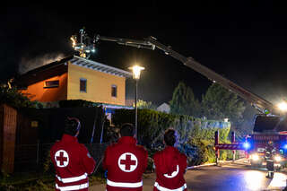 Brand eines Carports griff auf Wohnhaus über FOKE_2020081421350070_038.jpg