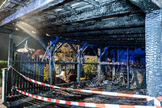 Brand eines Carports griff auf Wohnhaus über FOKE_2020081421540078_043.jpg