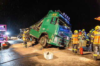 A9 - Unfall mit LKW Autobahn gesperrt BAYER_AB2_3986.jpg