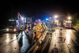A9 - Unfall mit LKW Autobahn gesperrt BAYER_AB2_4007.jpg