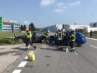 Verkehrsunfall in Schörfling am Attersee E200900995_02.jpg