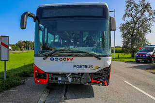 Verkehrsunfall zwischen Postbus und Auto JODTS_2020091815081082_009.jpg