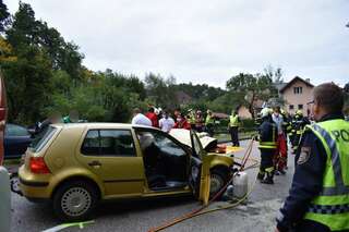 Schwerer Verkehrsunfall im Bezirk Urfahr-Umgebung WYwVSySZt7mD5_GTCoGY7yYUbK1ztr_45038.jpg
