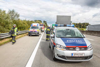 Sperre der Autobahn A1 nach Verkehrsunfall BAYER_AB2_5520.jpg