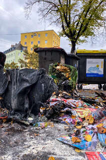 Mehrere Mistkübel und Müllcontainer brannten FOKE_2020101411384231_004.jpg