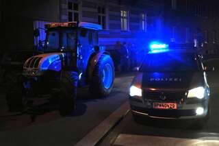 Spritztour mit gestohlenem Traktor durch Linz spritztour-traktor-003.jpg