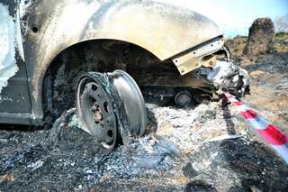 75 jährige nach Fahrzeugbrand ganze Nacht umhergeirrt fahrzeugbrand-012.jpg