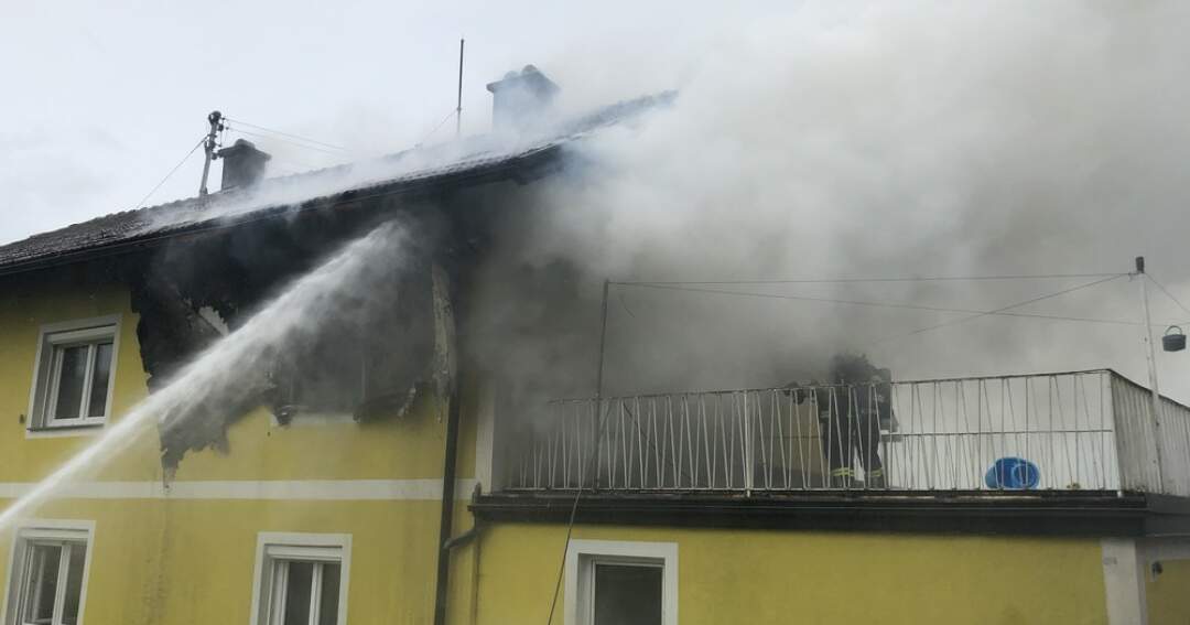 Titelbild: Wohnhausbrand im Bezirk Vöcklabruck