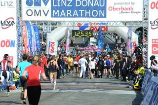 Platz drei für Pröll beim Marathon-Debüt in Linz aber kein Olympia-Limit. linzmarathon-019.jpg