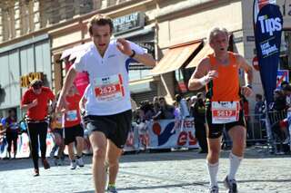Platz drei für Pröll beim Marathon-Debüt in Linz aber kein Olympia-Limit. linzmarathon-020.jpg