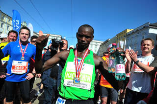 Platz drei für Pröll beim Marathon-Debüt in Linz aber kein Olympia-Limit. linzmarathon-075.jpg