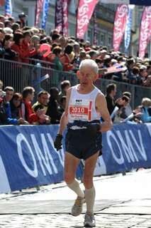 Platz drei für Pröll beim Marathon-Debüt in Linz aber kein Olympia-Limit. linzmarathon-085.jpg