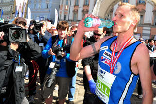 Platz drei für Pröll beim Marathon-Debüt in Linz aber kein Olympia-Limit. linzmarathon-092.jpg