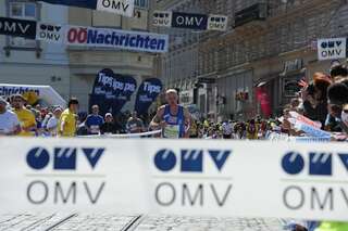 Platz drei für Pröll beim Marathon-Debüt in Linz aber kein Olympia-Limit. linzmarathon-095.jpg