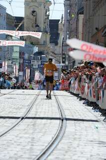 Platz drei für Pröll beim Marathon-Debüt in Linz aber kein Olympia-Limit. linzmarathon-115.jpg