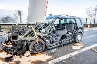Verkehrsunfall mit mehren Fahrzeugen auf der A1 BAYER-AB3-5821.jpeg