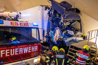 Lkw Unfall im Tunnel Klaus FOKE-2020120907403414-059.jpeg