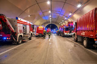 Lkw Unfall im Tunnel Klaus FOKE-2020120907453427-092.jpeg