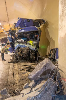 Lkw Unfall im Tunnel Klaus FOKE-2020120908213458-035.jpeg