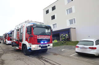 Brennender Adventkranz in einer Wohnung in Steyr AY4I4114.jpeg