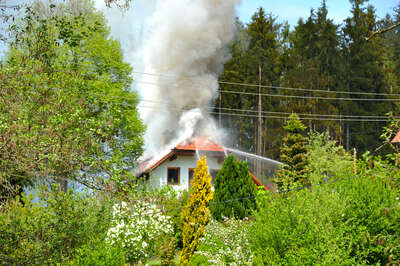 Einfamilienhaus durch Vollbrand zerstört brand-lasberg-002.jpg