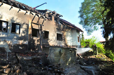Einfamilienhaus durch Vollbrand zerstört brand-lasberg-018.jpg
