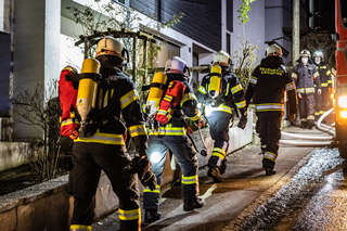 Drei Feuerwehren standen in Leonding bei Brand im Dachbereich im Einsatz BAYER-AB3-6349.jpeg