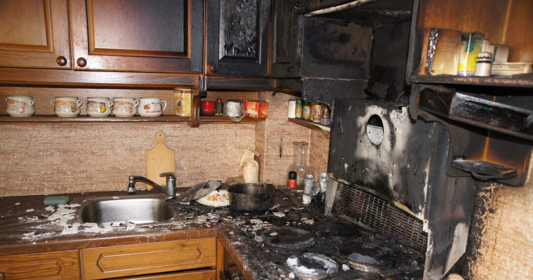 Titelbild: Küche im Vollbrand: Pensionist erlitt Rauchgasvergiftung