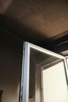 Küche im Vollbrand: Pensionist erlitt Rauchgasvergiftung brand-wohnung-fr-005.jpg