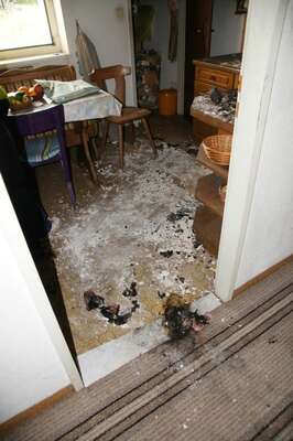 Küche im Vollbrand: Pensionist erlitt Rauchgasvergiftung brand-wohnung-fr-008.jpg