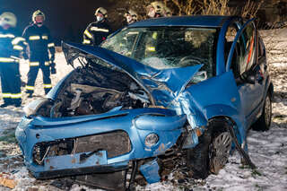 Verkehrsunfall – mit Fahrzeug Baum gefällt FOKE-2021011121285706-031.jpeg