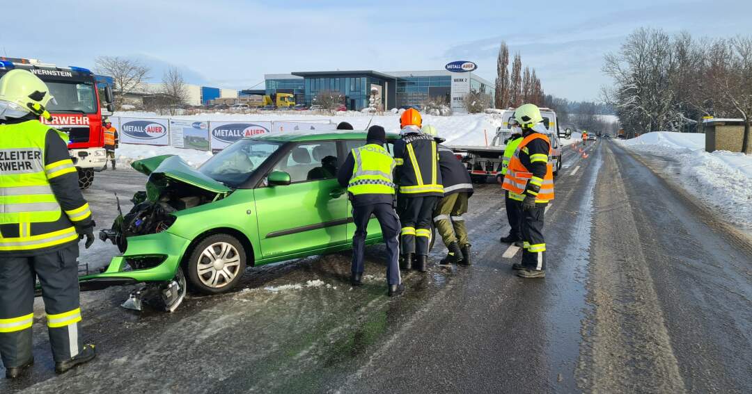 Bezirk Schärding- Verkehrsunfall Aufräumarbeiten