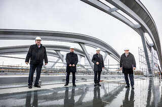Neue Donaubrücke: Tragwerke kommen per Schiff BAYER-AB3-1216.jpeg