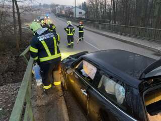 Zwei Verkehrsunfälle an selber Stelle in Hofkirchen im Traunkreis 400086500492-357390.jpeg