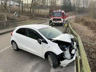 Zwei Verkehrsunfälle an selber Stelle in Hofkirchen im Traunkreis 400097900584-349956.jpeg