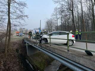 Zwei Verkehrsunfälle an selber Stelle in Hofkirchen im Traunkreis 400102200434-348808.jpeg