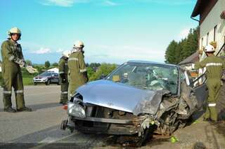 Zwei Autos zusammengekracht: Kleinkind und Mutter verletzt unfall-002.jpg