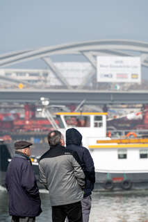 Neue Donaubrücke wird "eingeschwommen" FOKE-2021022311187859-006.jpeg