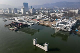 Neue Donaubrücke wird "eingeschwommen" FOKE-202102231143-018.jpeg