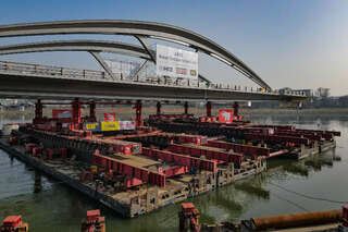Neue Donaubrücke wird "eingeschwommen" FOKE-202102231421-014.jpeg