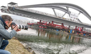 Donaubrücke - Zweiter Bogen wird platziert FOKE-202103041046-015.jpeg