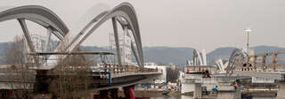 Donaubrücke - Zweiter Bogen wird platziert FOKE-2021030411518959-068.jpeg