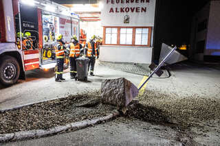 Verkehrsunfall vor dem Feuerwehrhaus in Alkoven BAYER-AB3-4652.jpeg