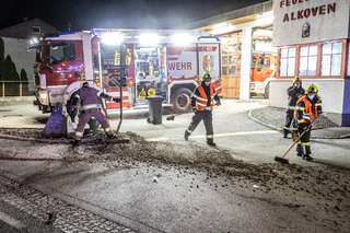 Verkehrsunfall vor dem Feuerwehrhaus in Alkoven BAYER-AB3-4672.jpeg