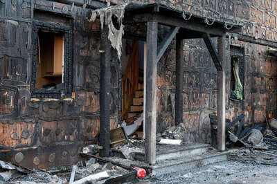 Einfamilienhaus durch Brand völlig zerstört FOKE-2021040116192314-041.jpeg