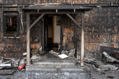 Einfamilienhaus durch Brand völlig zerstört FOKE-2021040116242326-035.jpeg